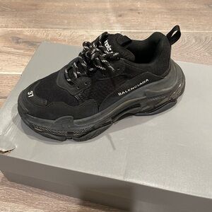 Triple S balenciaga sneaker
